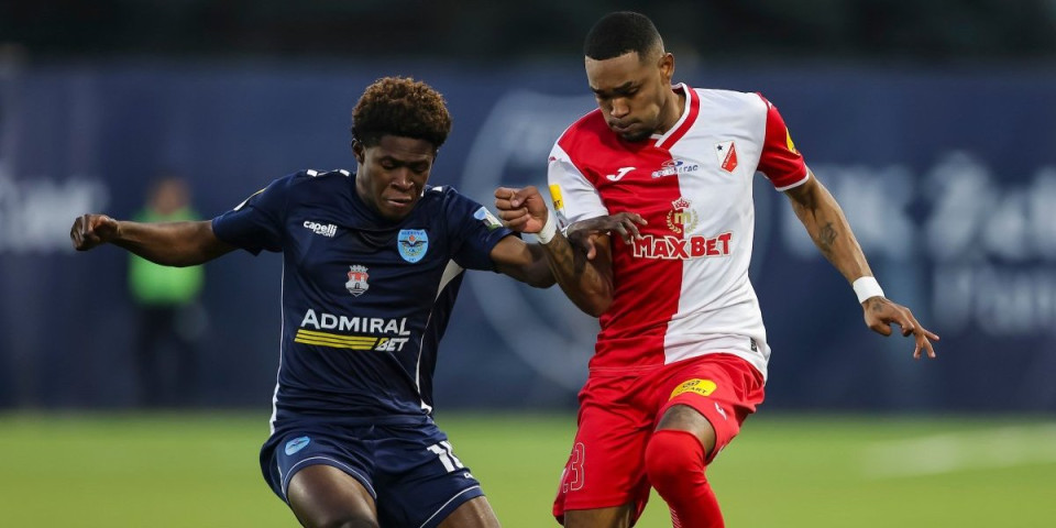 Brz je kao munja! Fudbaler Železničara sprintom stao uz rame zvezdama Premijer lige (VIDEO)