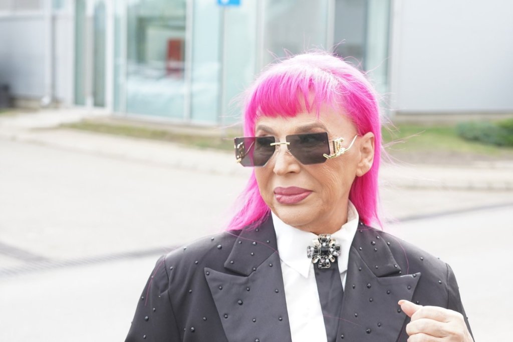 "Molim se Bogu da bude dobro, u šoku sam": Pevačica o zdravstvenom stanju Zorice Brunclik