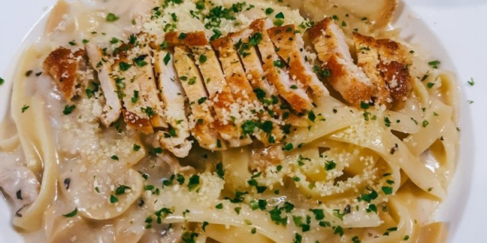 Viralna alfredo piletina sa krompirom: Recept koji je osvojio mreže (VIDEO)