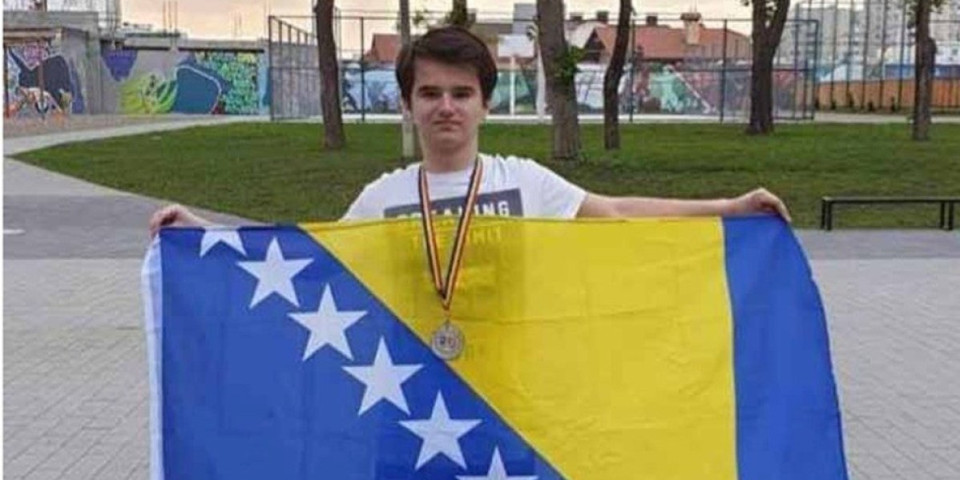 Otkrivamo: Ovo je najžešći blokader sa Matematičkog fakulteta - zaprepastiće vas ko mu je otac i zašto drži zastavu BIH