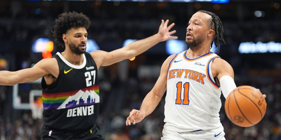 (VIDEO) Užasne scene u Denveru: Povredio se jedan od najboljih igrača, stao Jokiću na nogu i pao na parket