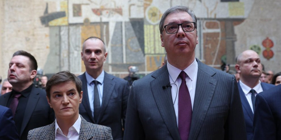 "Potrošili ste se, nemate više gde sa uvredama!" Brutalan odgovor Ane Brnabić na nove napade na Vučića (FOTO)