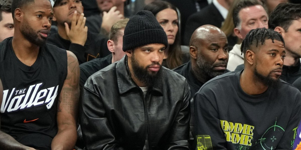 NBA zvezda sa liscama na rukama: Isplivao snimak hapšenja Dilona Bruksa, nije bilo samo alkohola (VIDEO)