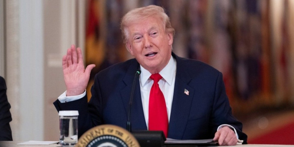 Tramp odlazi u novembru