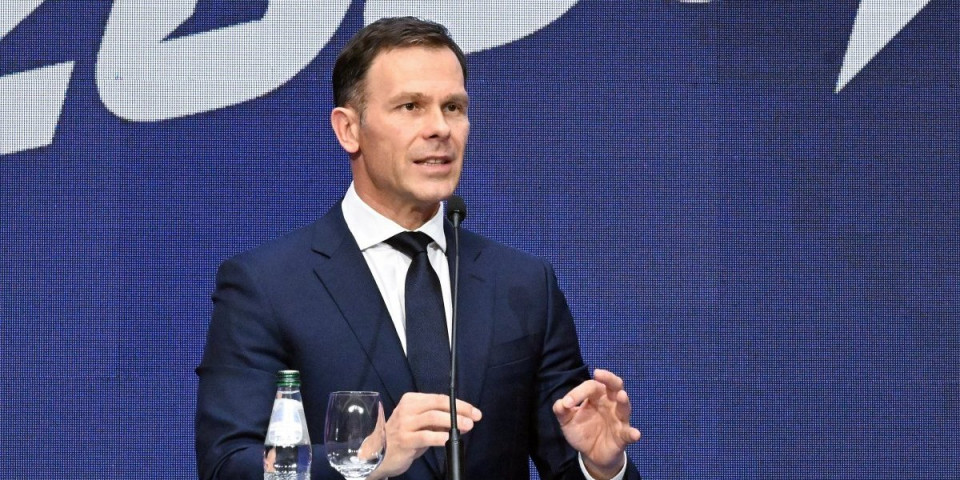 Brutalan odgovor! Mali: Nikezić je u bunilu grčevite borbe da se vrati na vlast, prespavao period preporoda Srbije  (FOTO)