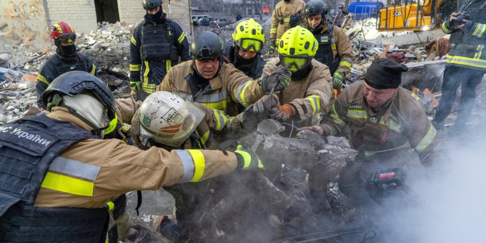 Rusija razorila Harkov raketama i dronovima: Ima poginulih i povređenih (FOTO)