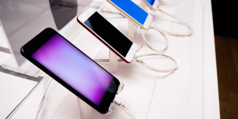 Stigao Nothing Phone 4a: Sjajan dizajn, moćne kamere i super baterija po pristupačnoj ceni