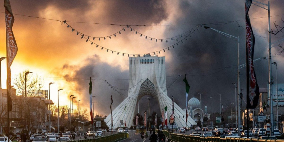 Šok snimak: Čuveni sportski kompleks razoren do temelja u bombardovanju SAD i Izraela na Iran (VIDEO)