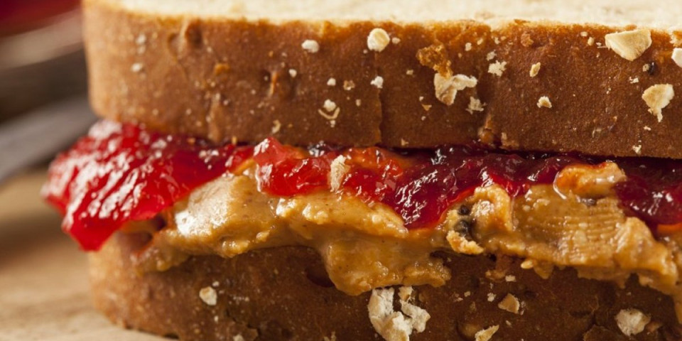 Ovaj specijalitet je obožavao Elvis Prisli: Recept za kalorijsku eksploziju od banane i slanine(VIDEO)