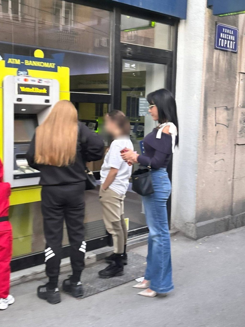 Na Instagramu bomba, a uživo pljosnata zadnjica: Šok izdanje Aleksandre Subotić (PAPARACO)