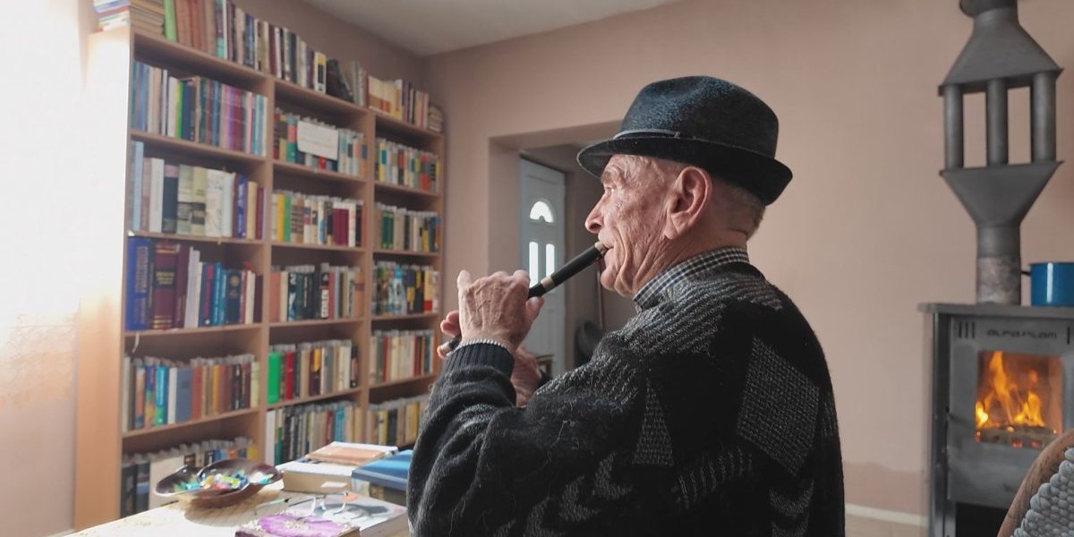 Imao je stotinu učenika 