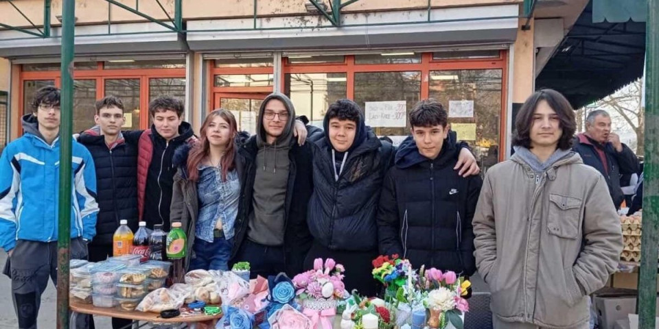 Za mamu Maju: Đaci iz Pančeva pokrenuli grad