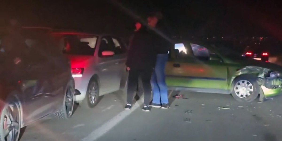 Učesnici sudara čekaju policiju