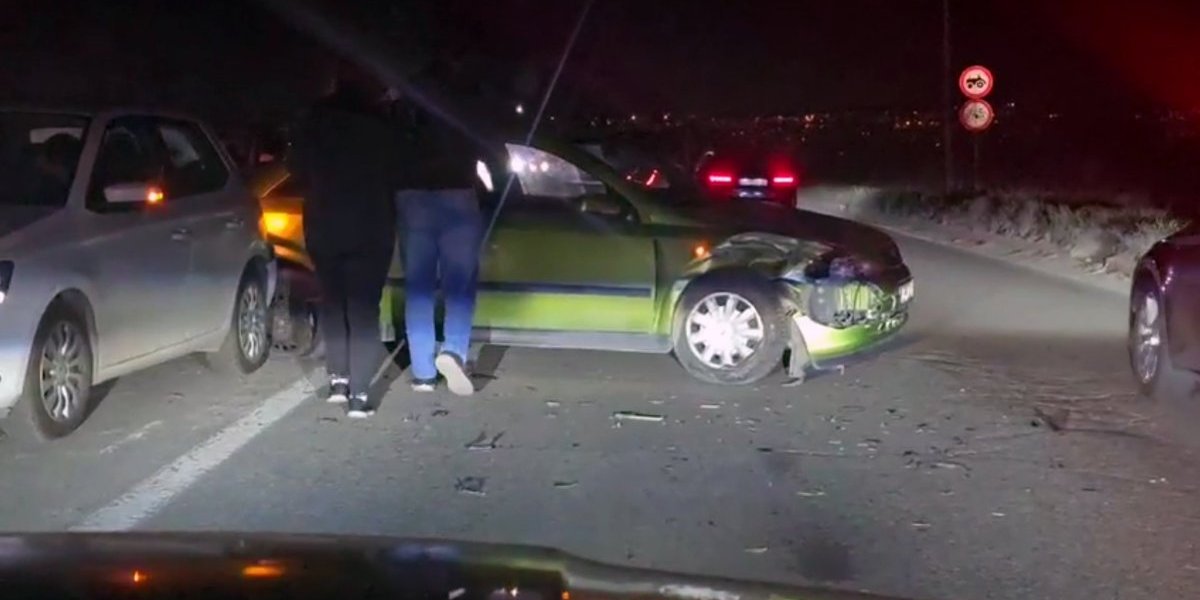 Oštećeno vozilo u lančanom sudaru