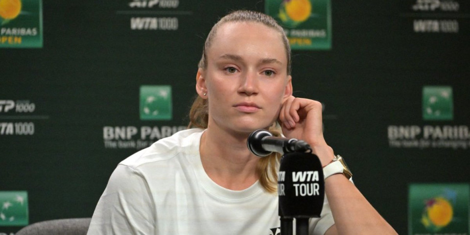 O perverznjaku sa Indijan Velsa bruji svet! Organizator pipao čuvenu teniserku, ovo je skandal veka! (VIDEO)