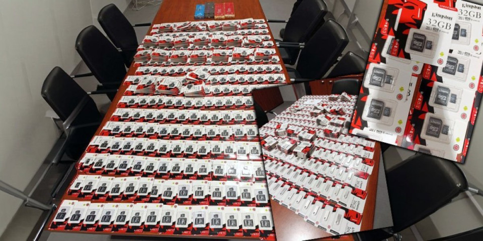 Šok prizor na aerodromu: Carinici pronašli neobičnu robu u prtljagu