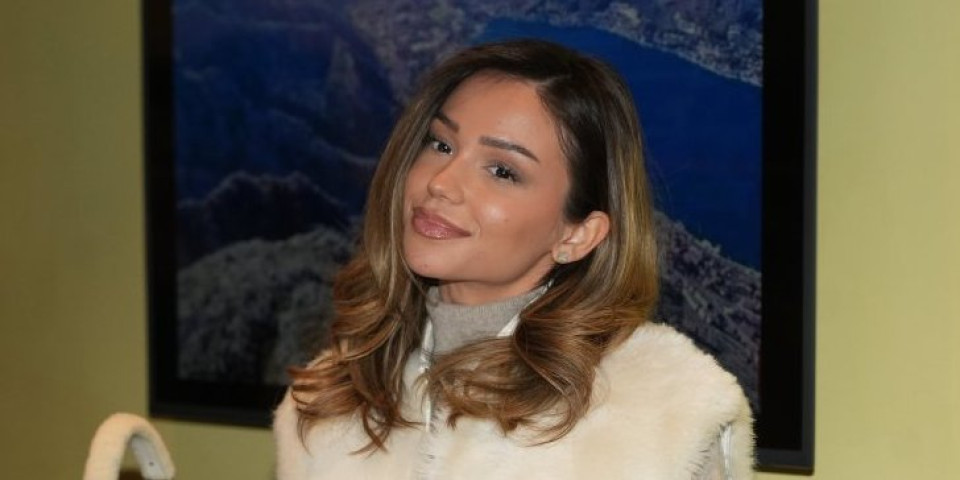 "Osušila sam se, ni meni to nije prirodno": Breskvicu razapeli zbog korekcija, a sada progovorila