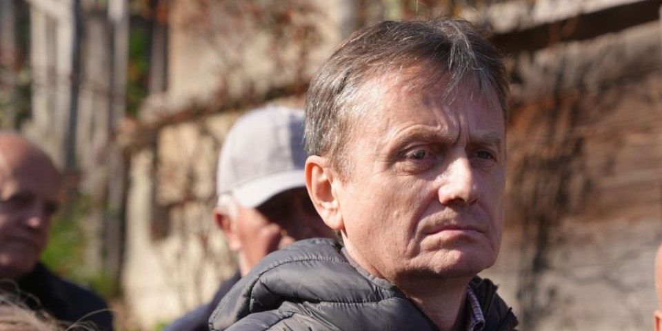 Ovo je prava istina, Darko Glišić pokazao dokument iz 2025. i raskrinkao brutalnu laž: "Smeštali su mi jer..." (VIDEO)