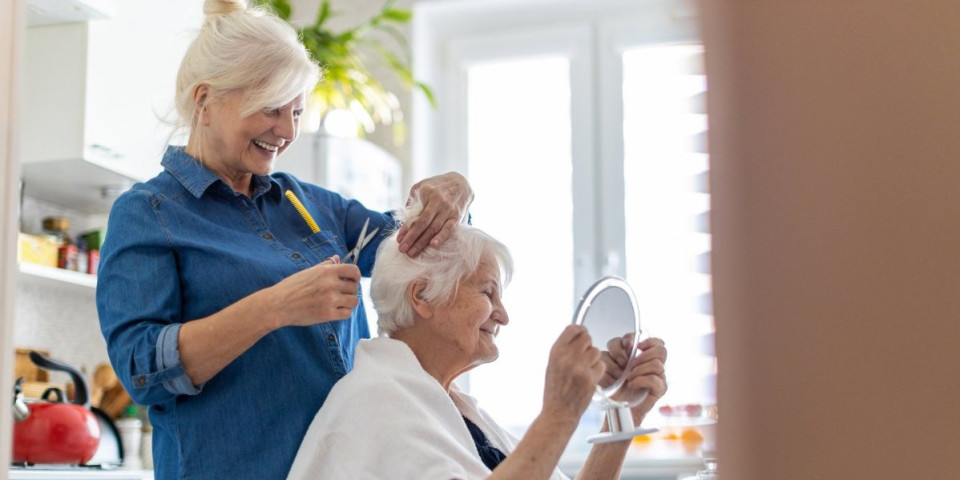 Zaboravite na često farbanje: Ovako su naše bake imale boju koja se ne ispira i traje nedeljama