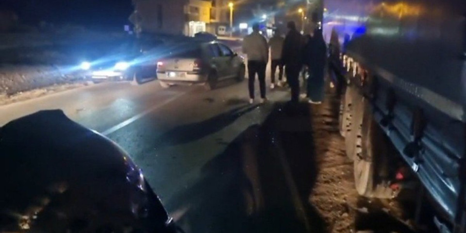 Automobil potpuno uništen: Ponovo udes u Novom Pazaru, snimak je jeziv (VIDEO)