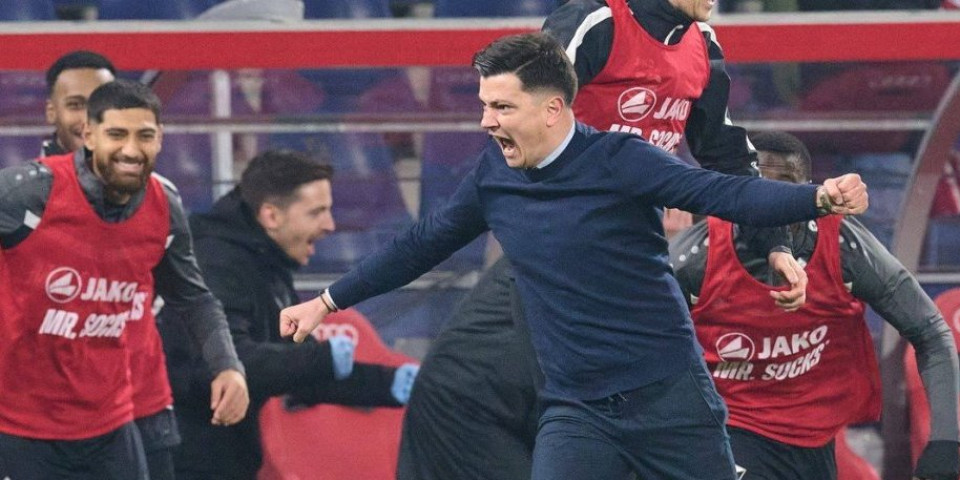 Srpski trener preporodio bundesligaša: Ispisao istoriju sa 37 godina, stadion mu kliče ime (VIDEO)