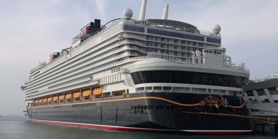 Najveći Dizni brod na svetu zaplovio iz Singapura – ljudi ne veruju šta se nalazi unutra (FOTO/VIDEO)