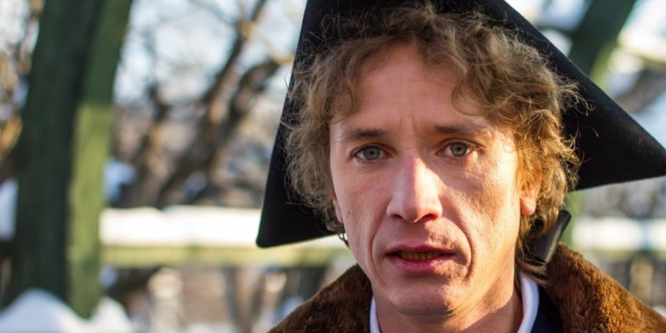 Tukao profesora, sam porodio suprugu: Sve o glumcu koji igra Petra III u "Katarini velikoj"