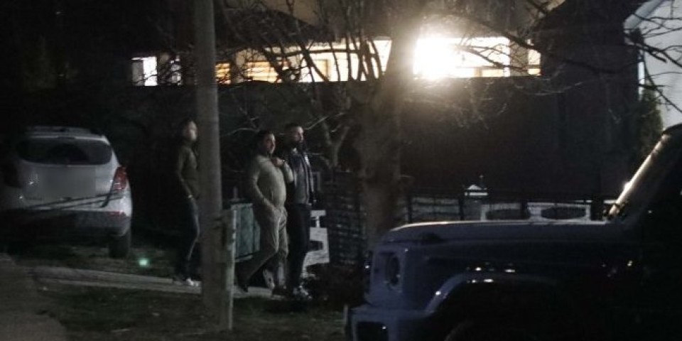 Saša Kapor stigao kod ožalošćenih Lazića: Jecaji i plač u porodičnoj kući (FOTO)