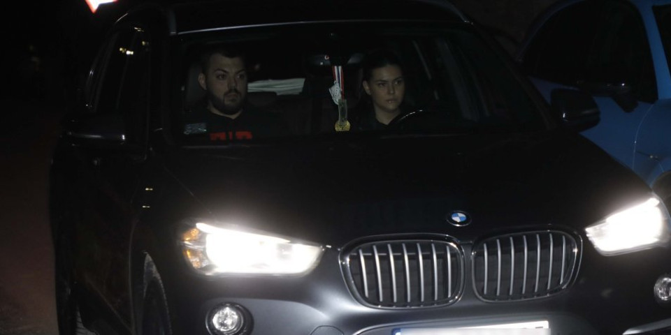 Đani stigao sa uplakanom Slađom kod Lazića: Tu je i Sloba Vasić koji je tek izašao iz bolnice (VIDEO)