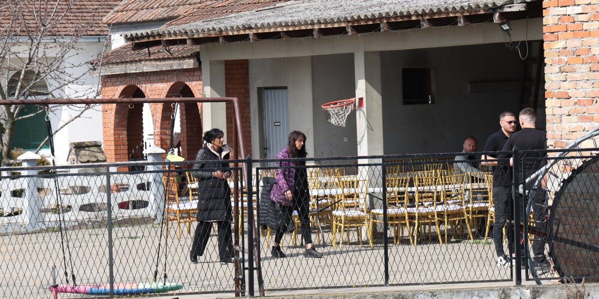 Porodična kuća Lazića u Brestaču