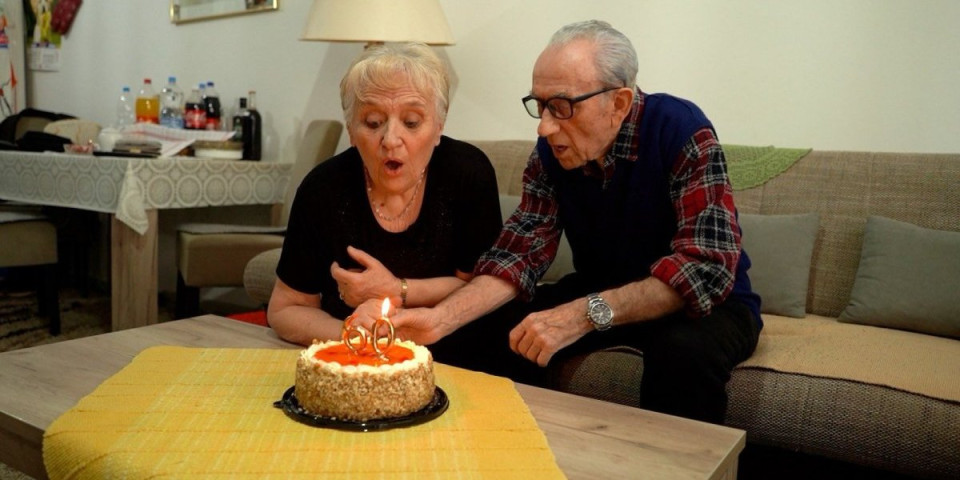 Mladi oficir i učenica: Ljubavna priča koja traje punih 60 godina (VIDEO)