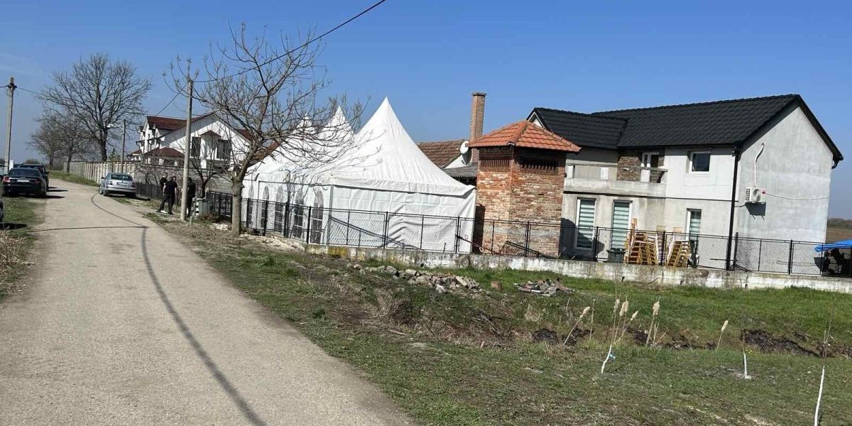 Porodična kuća Lazića u Brestaču