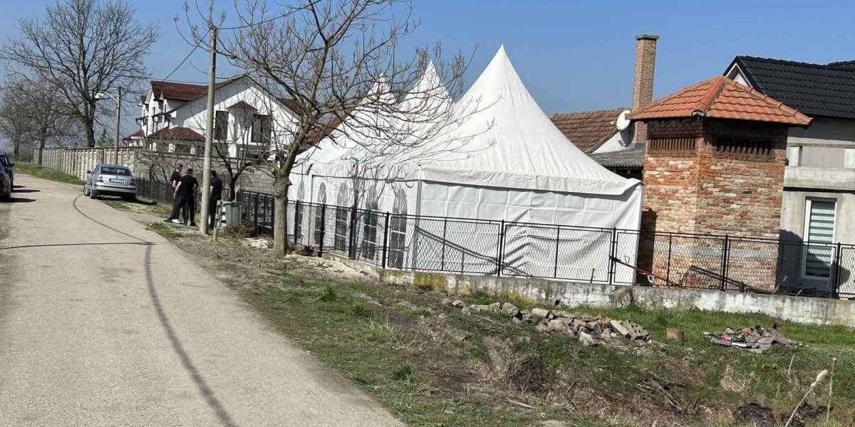 Porodična kuća Lazića u Brestaču