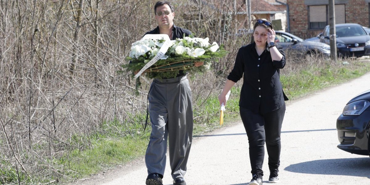 Porodica Šaulić poslala je venac