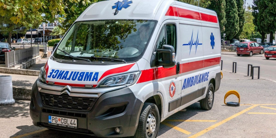 Ženi izvađen bubreg: Poznato stanje porodice koja je s bebom sletela u provaliju