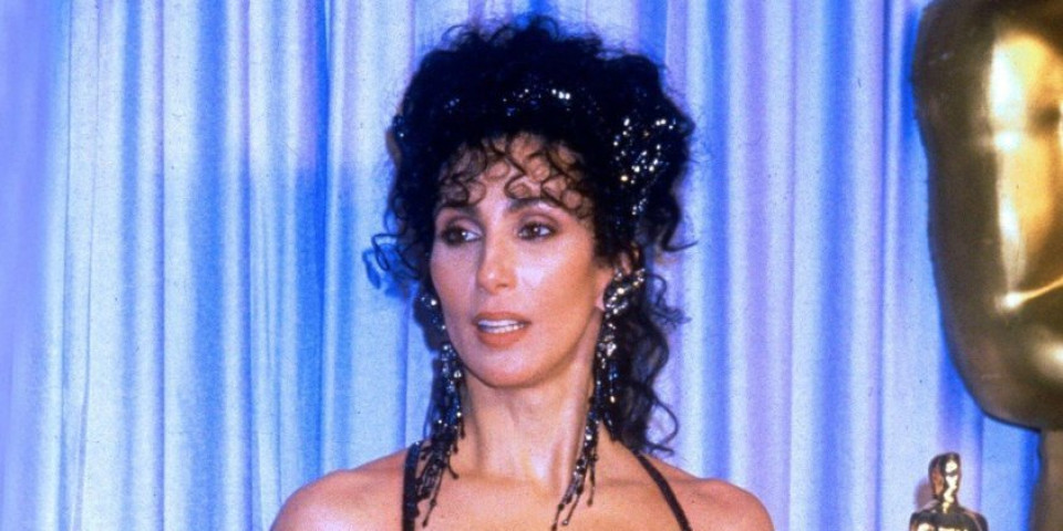 Šer šokirala sve: Haljine zbog kojih je svet ostao bez daha - prva razbila granice Oskara (FOTO/VIDEO)