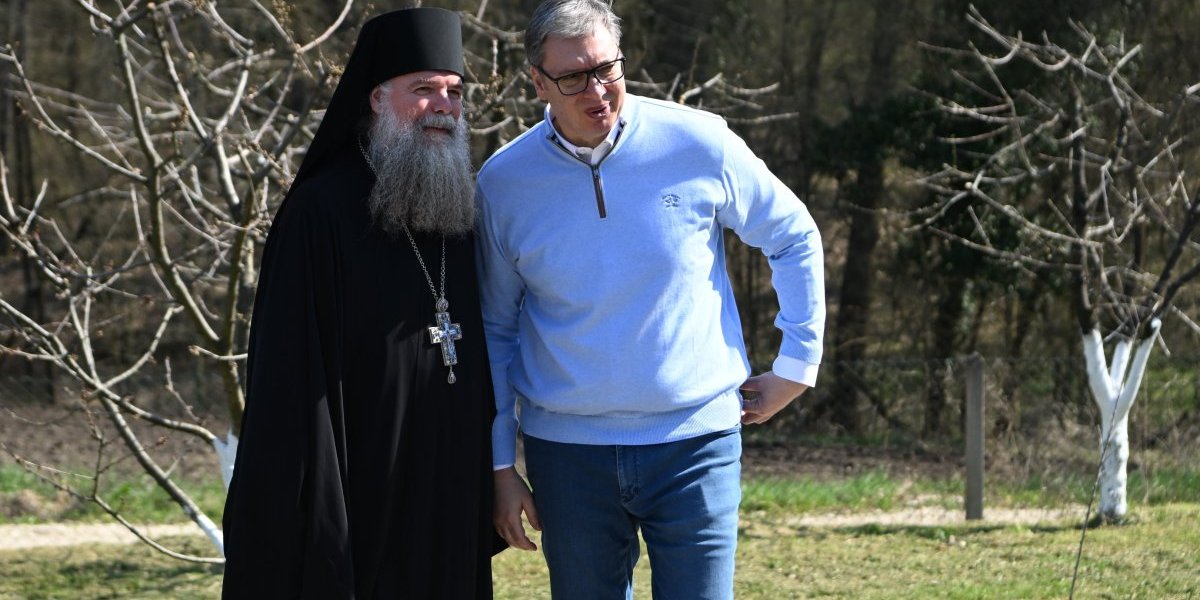 Vučić sa arhimandritom Petrom