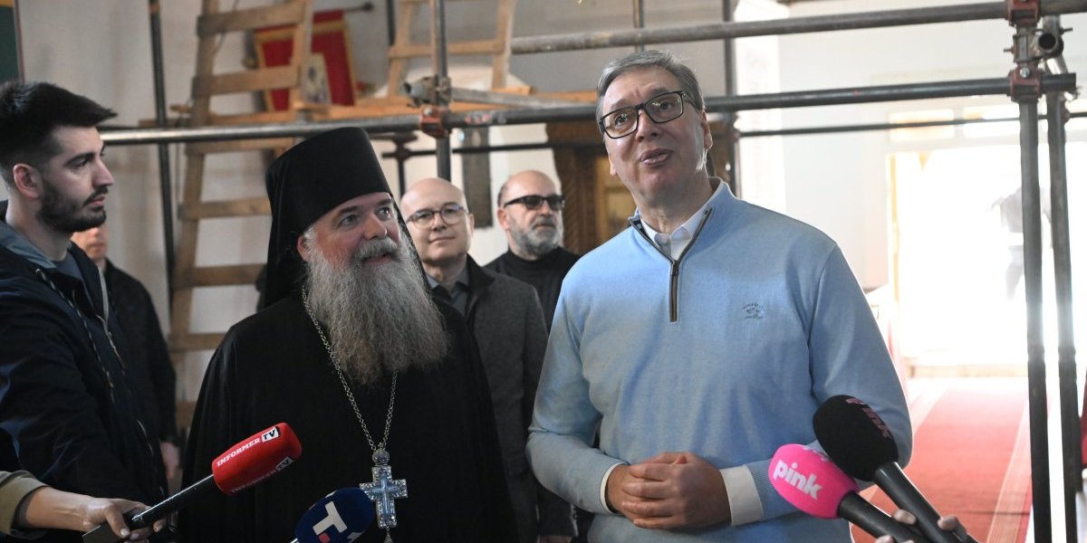 Vučić u obilasku manastira Pinosava