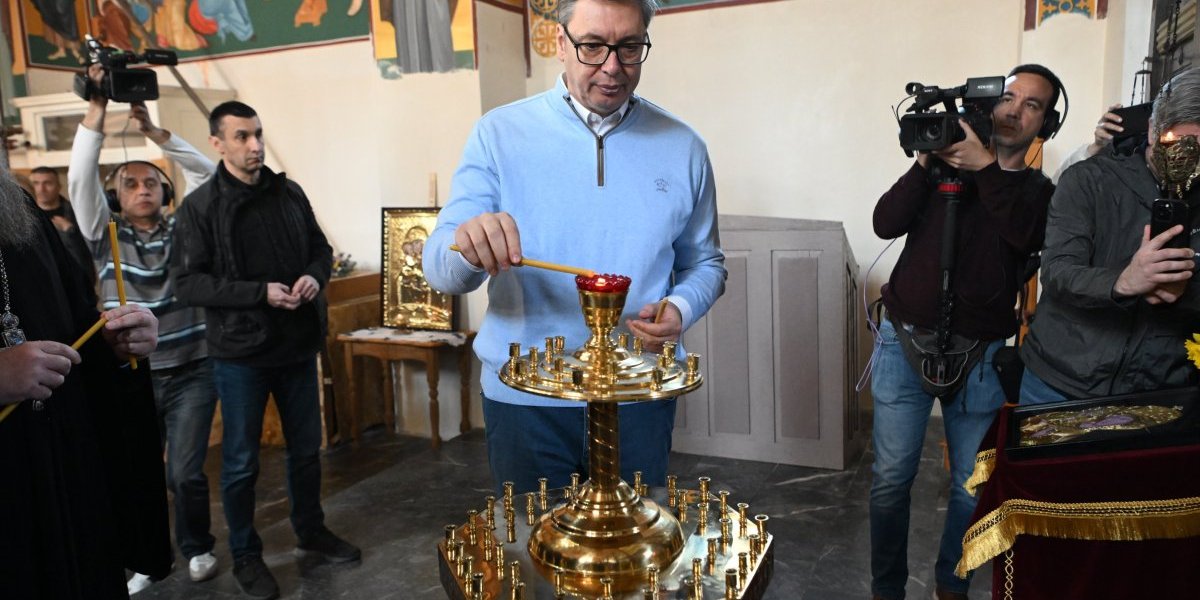 Vučić u manastiru Pinosava
