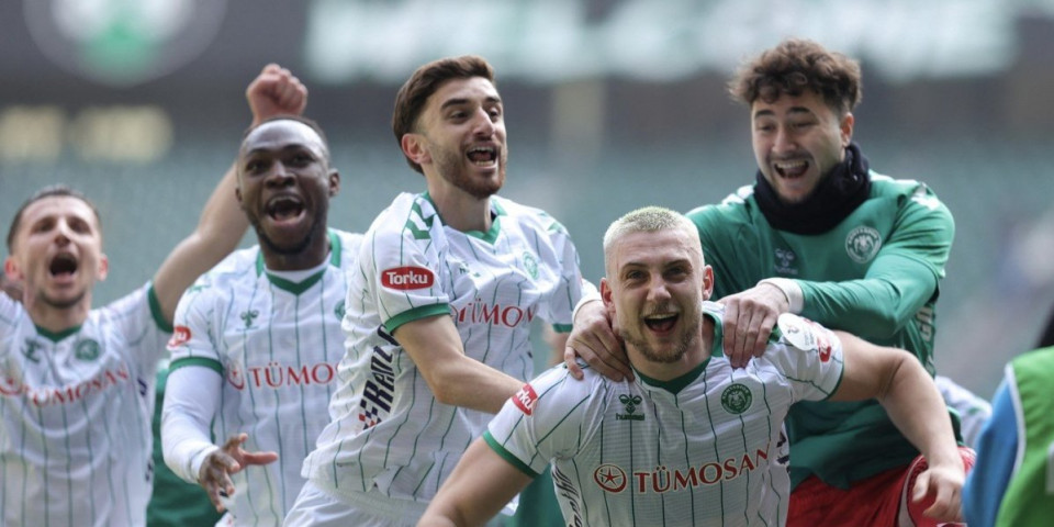 Skandal u Turskoj: Sudija dosudio penal, legenda izvela ekipu sa terena (VIDEO)