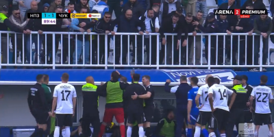Stojković hteo da gađa navijače flašicom: Skandal u Novom Pazaru, prekinut Lalatov niz (FOTO)