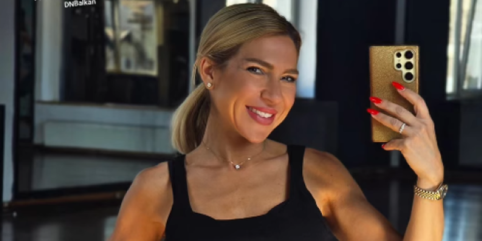 Bez gaćica u teretani: Jovana Jeremić spustila helanke i pokazala previše (FOTO)