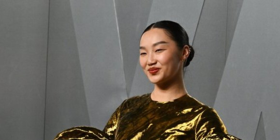 Pokretna Ferero Roše kuglica? Odri Nuna na crveni tepih ušetala kao najskuplja bombonjera na svetu (FOTO)