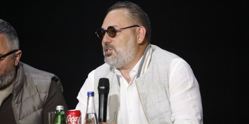 Babić: Kad je dobro, svi udaraju po državi - Milion dinara za školu u Glibovcu