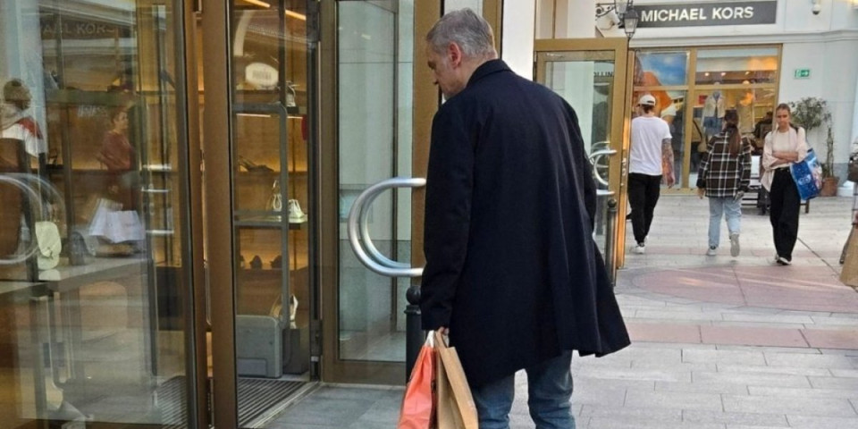 Gde je to Borko Stefanović?! Izgleda da mu je gazda Đilas udelio malo džebane...