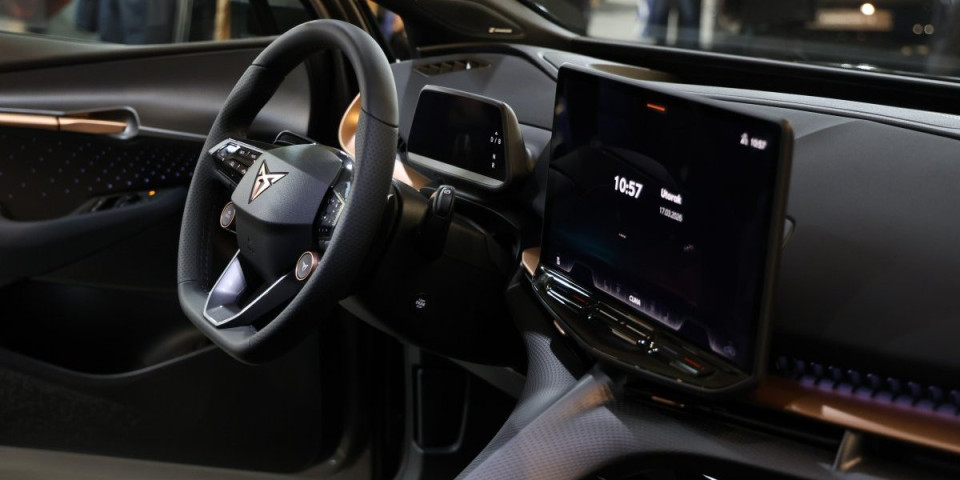 Ovaj automobil nije za svakoga: Lider u svojoj klasi (VIDEO)