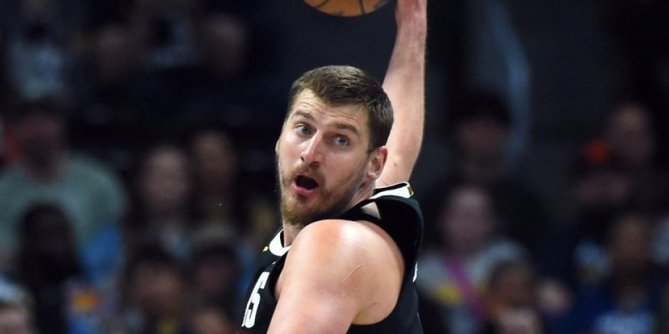 Nikola Jokić posramio igrače Filadelfije: Ovakva genijalnost se retko viđa (VIDEO)