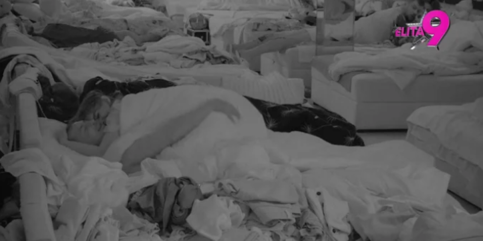 (VIDEO 18+) Sin Zlate Petrović u vreloj akciji: On je peti koji je imao seks sa ovom učesnicom