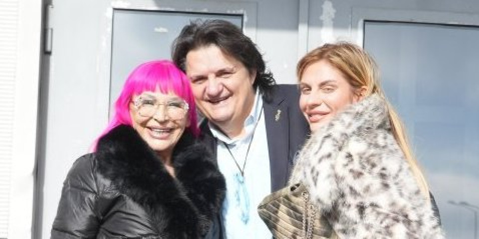 Ćerka se ne odvaja od Kemiša: Seo na Zoričino mesto, a Zlata mu pomaže (VIDEO)