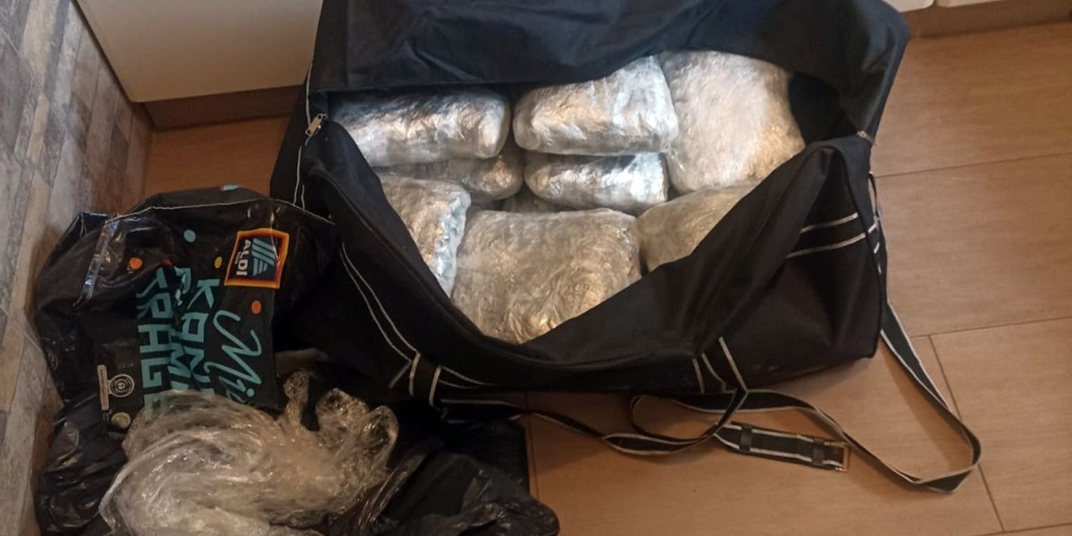 Zaplenjeni paketi marihuane